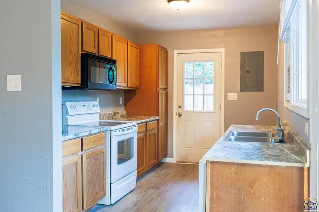 $155,000 | 1207 Southwest Clontarf Street, Topeka, KS 66611