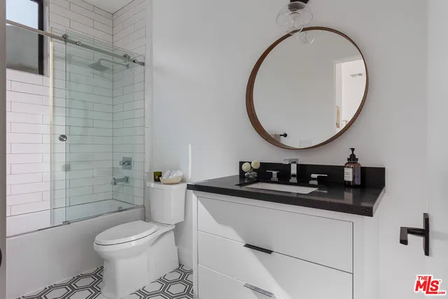 $2,249,000 | 1927 18th Street, Unit C, Santa Monica, CA 90404