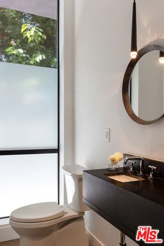 $2,249,000 | 1927 18th Street, Unit C, Santa Monica, CA 90404