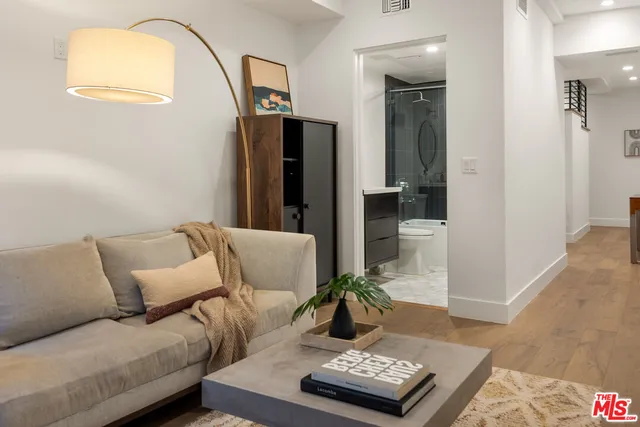 $2,249,000 | 1927 18th Street, Unit C, Santa Monica, CA 90404