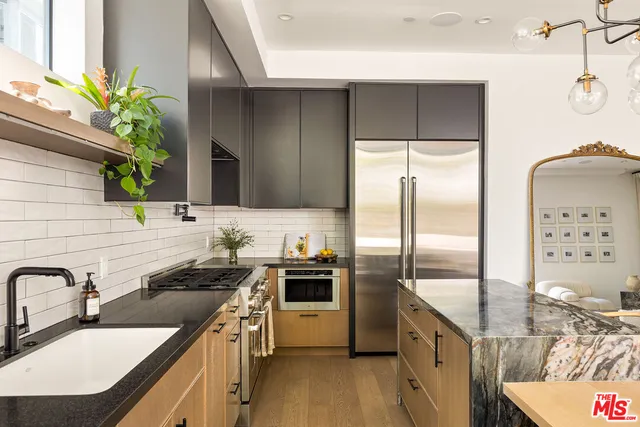 $2,249,000 | 1927 18th Street, Unit C, Santa Monica, CA 90404