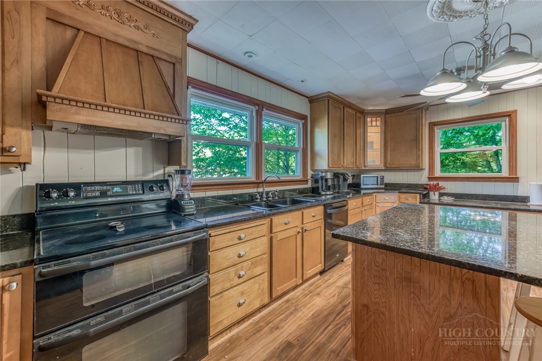 473 Cow Camp Road Newland, NC 28657 - Photo 18 of 49
