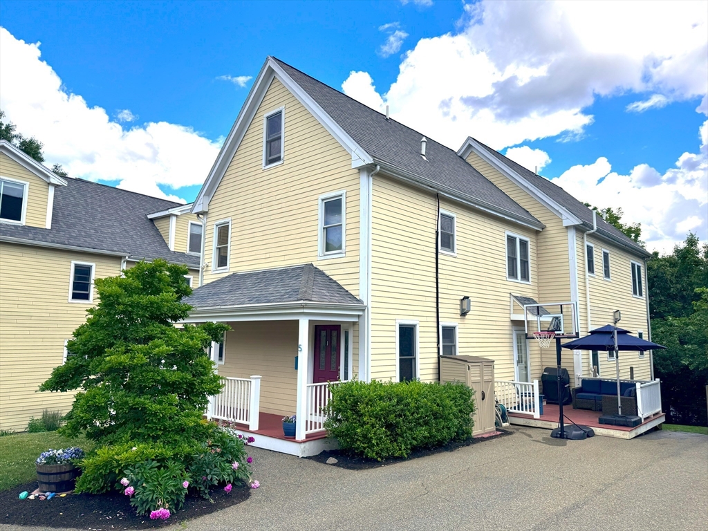5 Crestview Road, Unit 5 Boston, MA 02131 - Photo 2 of 29 Gallery Image 2