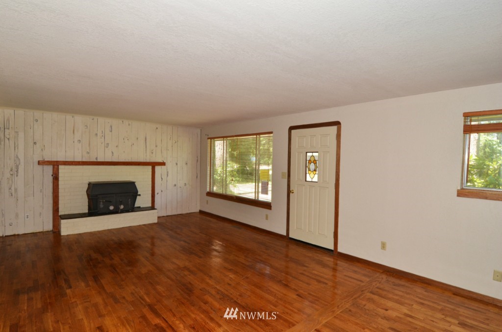 20411 Southeast 157th Street Renton, WA 98059 - Photo 3 of 10 Gallery Image 3