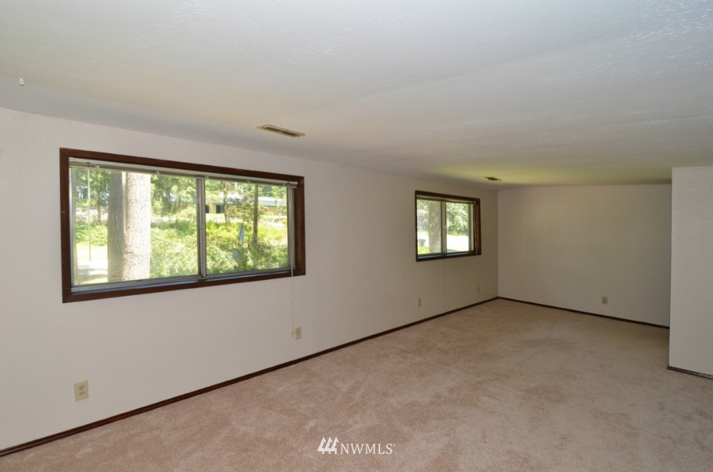 20411 Southeast 157th Street Renton, WA 98059 - Photo 6 of 10 Gallery Image 6