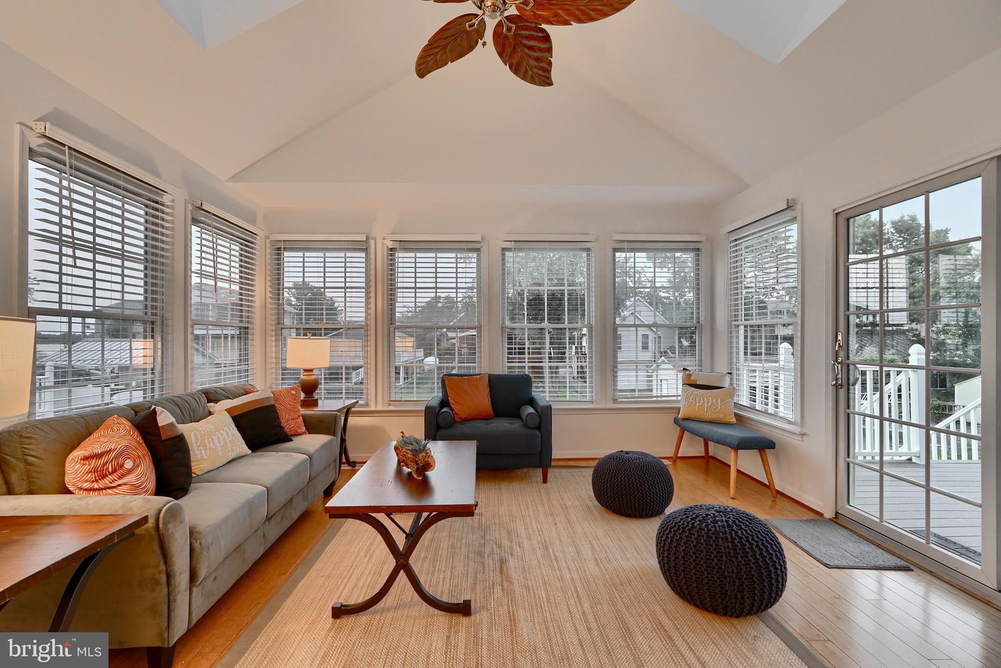 2807 3rd Street Sparrows Point, MD 21219 - Photo 11 of 49 Large sunroom