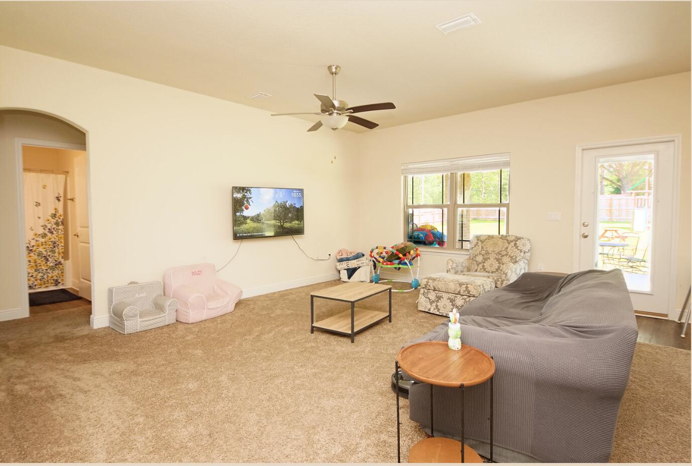 5779 Marigold Loop Crestview, FL 32539 - Photo 8 of 21 Living room