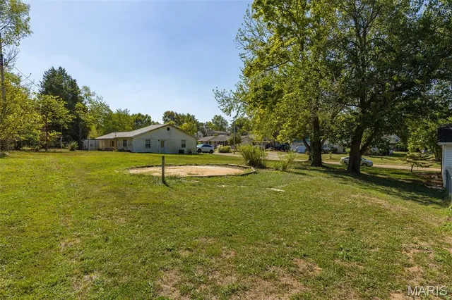 $149,000 | 818 Sherwood Drive, Bismarck, MO 63624