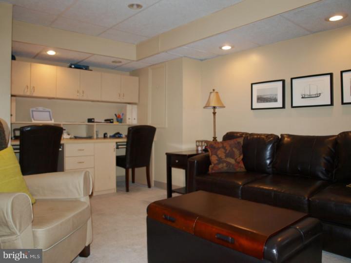 235 Rector Street Philadelphia, PA 19128 - Photo 17 of 23 Family Room