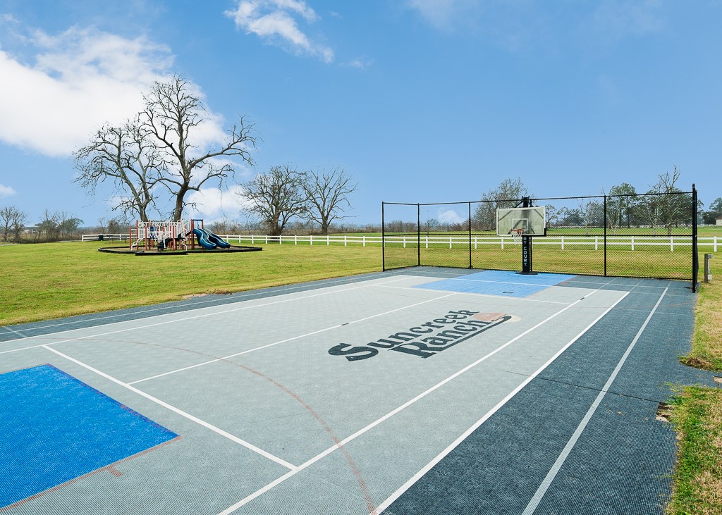 3611 Tankersley Circle Rosharon, TX 77583 - Photo 8 of 10 a view of a tennis court