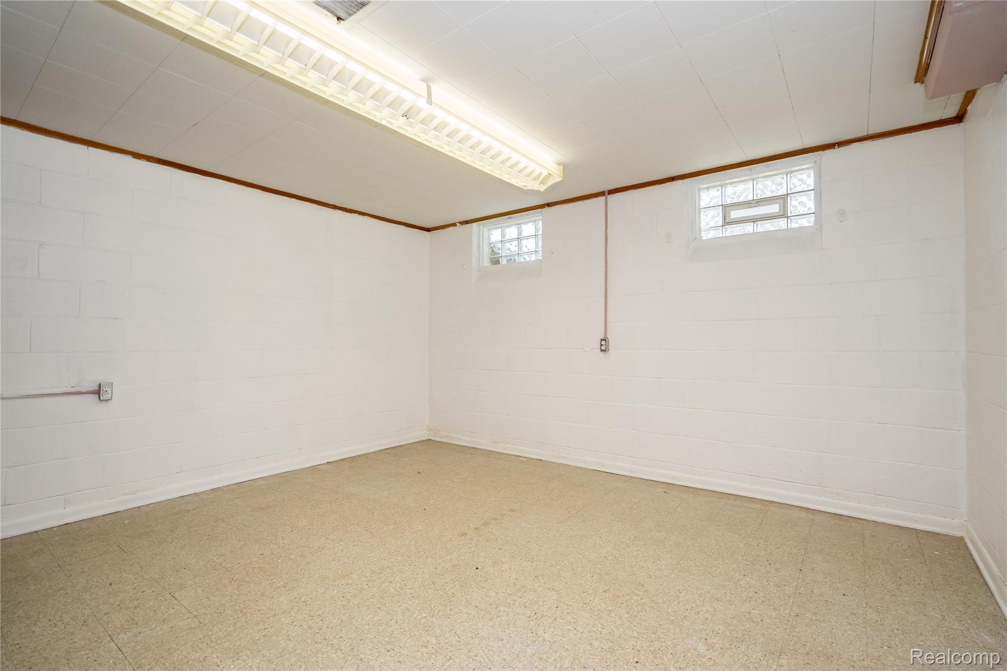 18320 21 Mile Road Macomb, MI 48044 - Photo 93 of 99 DSC03284.jpg