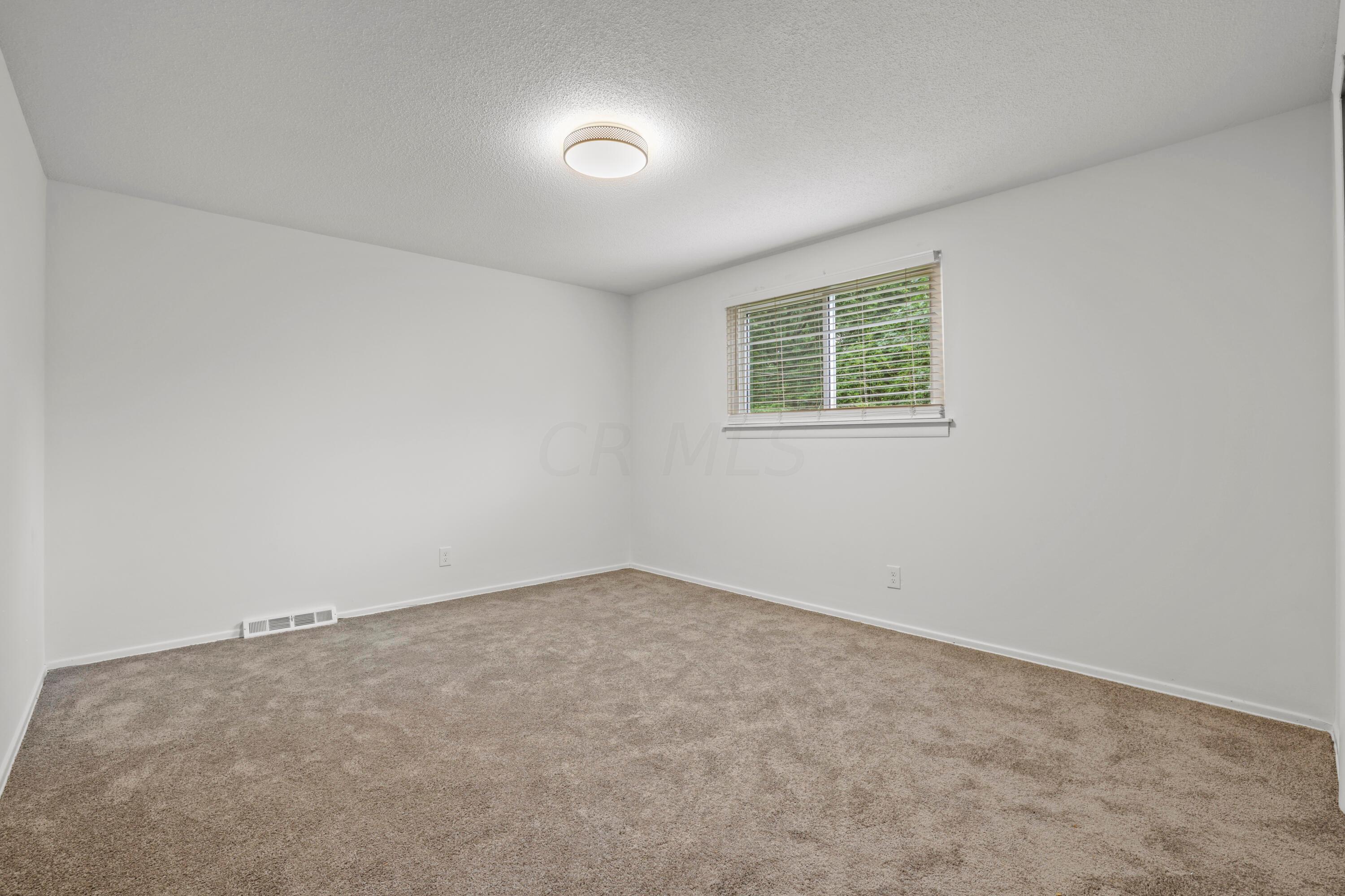 5016 Refugee Road Columbus, OH 43232 - Photo 25 of 38 Gallery Image 25