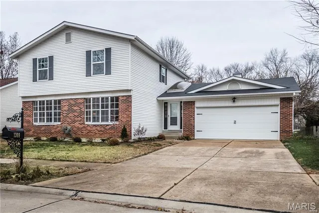 $2,750 | 1369 Nykiel Court, Ballwin, MO 63011