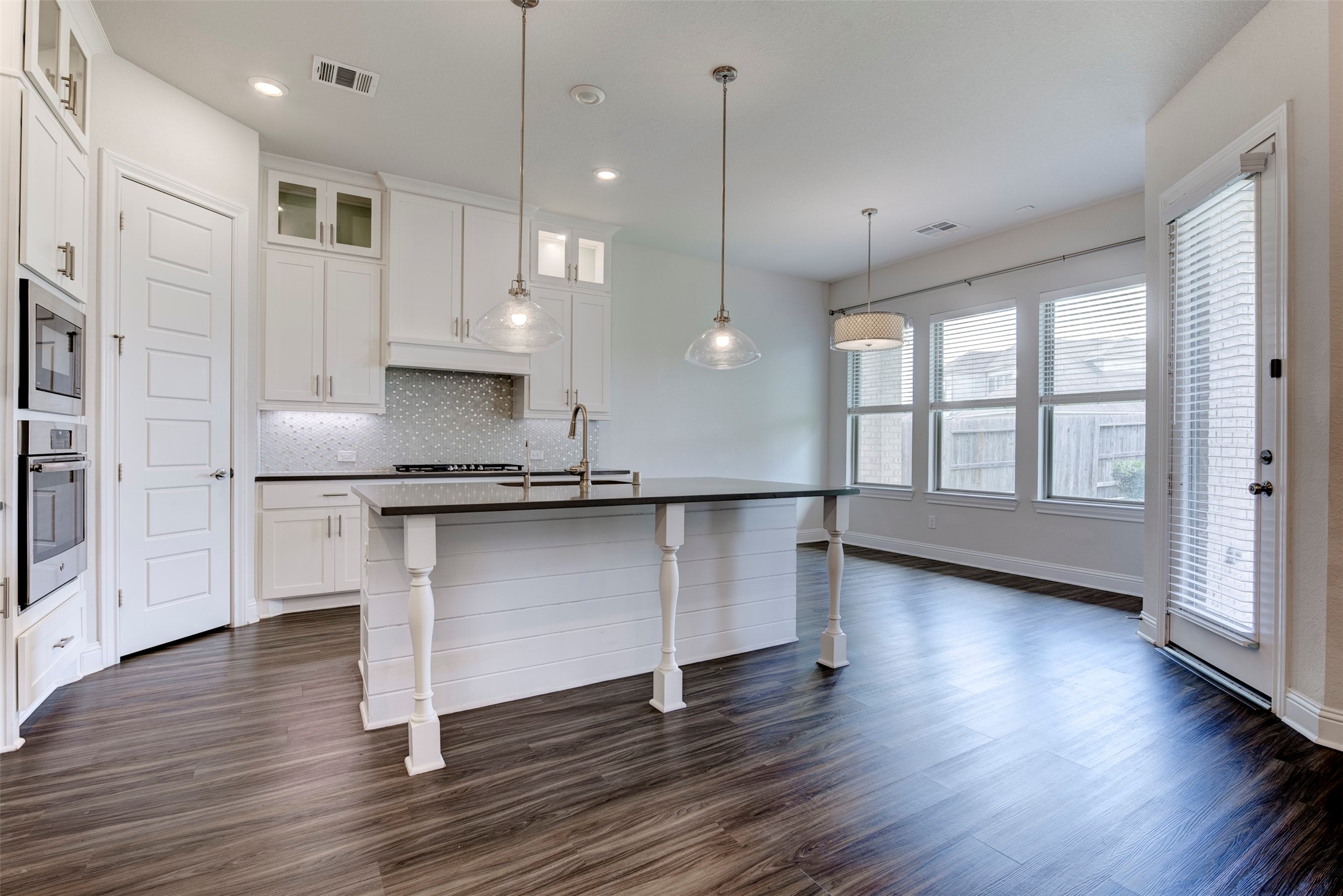 4802 Gingerwood Trace Lane Rosharon, TX 77583 - Photo 8 of 43 Custom kitchen