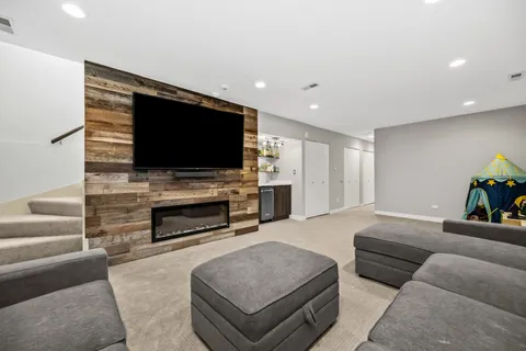 $1,399,900 | 1754 North Hoyne Avenue, Chicago, IL 60647