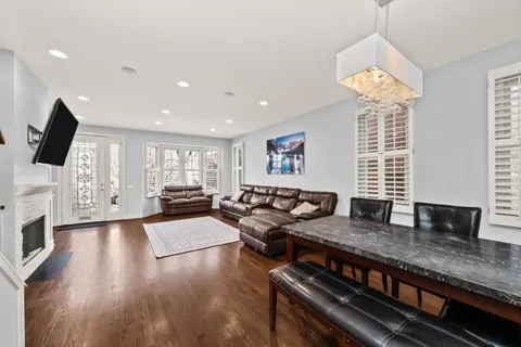 $1,399,900 | 1754 North Hoyne Avenue, Chicago, IL 60647