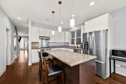 $1,399,900 | 1754 North Hoyne Avenue, Chicago, IL 60647