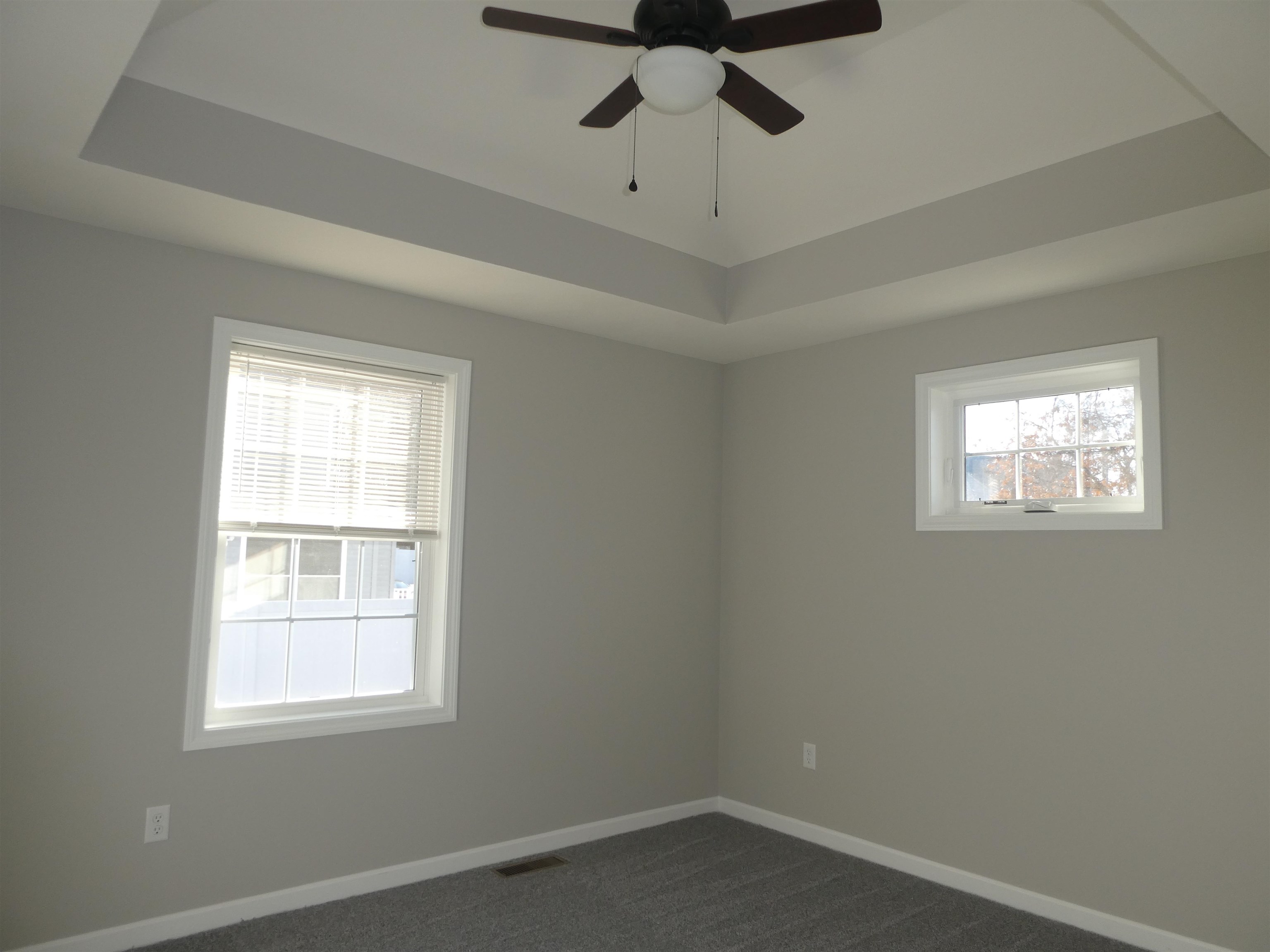 106 West Hillcrest Avenue Manchester, NH 03103 - Photo 11 of 24