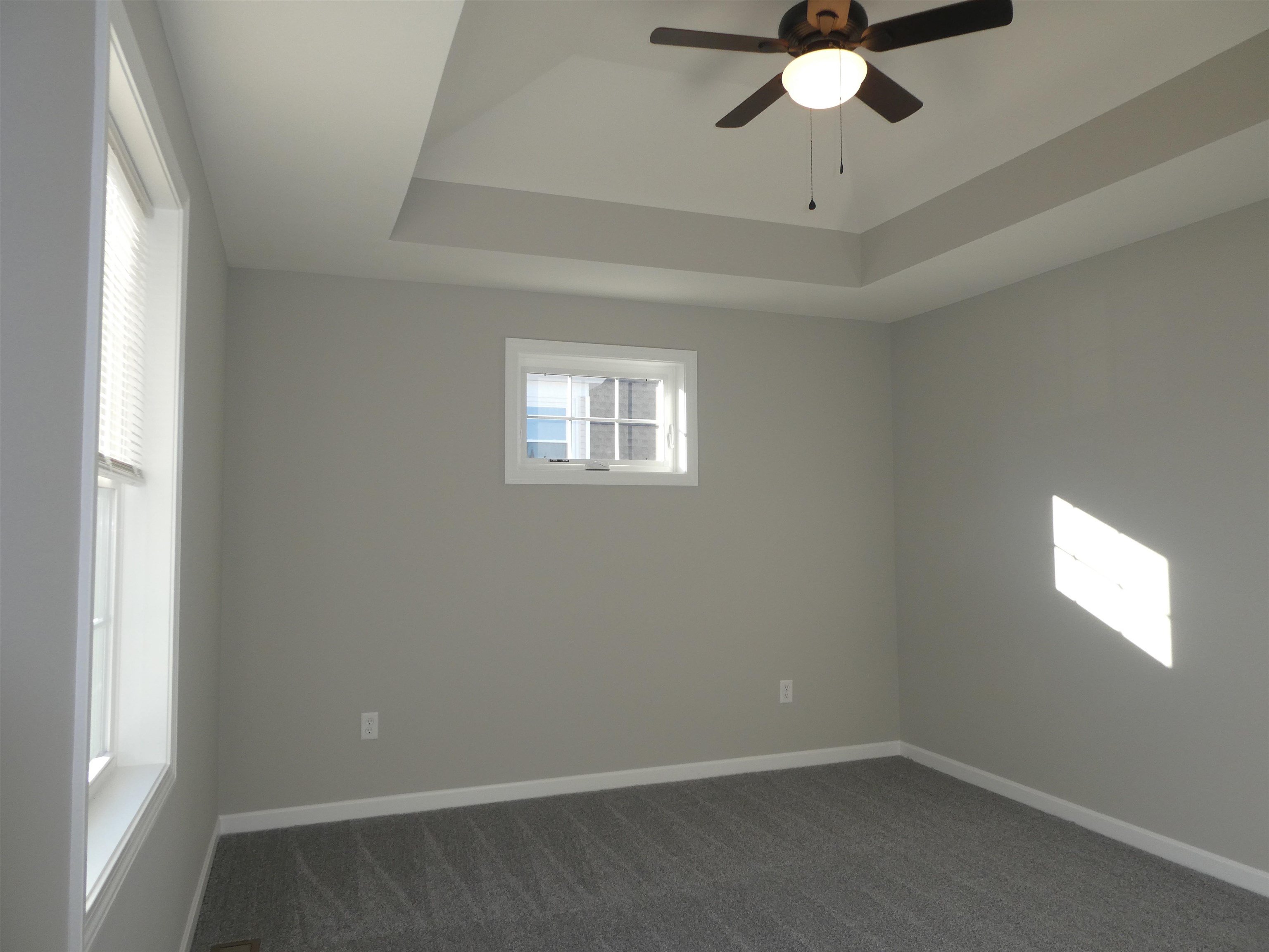 106 West Hillcrest Avenue Manchester, NH 03103 - Photo 13 of 24