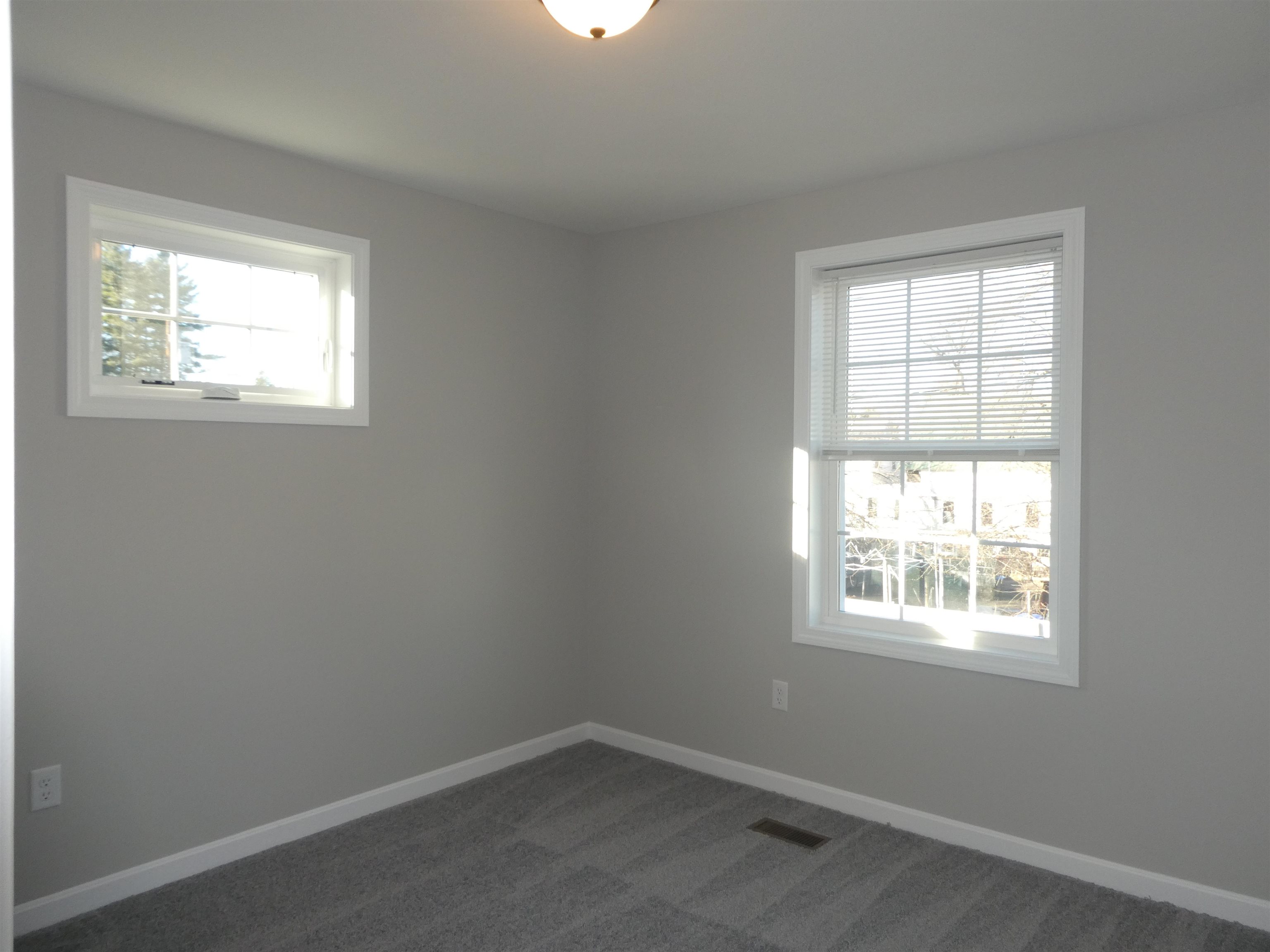 106 West Hillcrest Avenue Manchester, NH 03103 - Photo 14 of 24