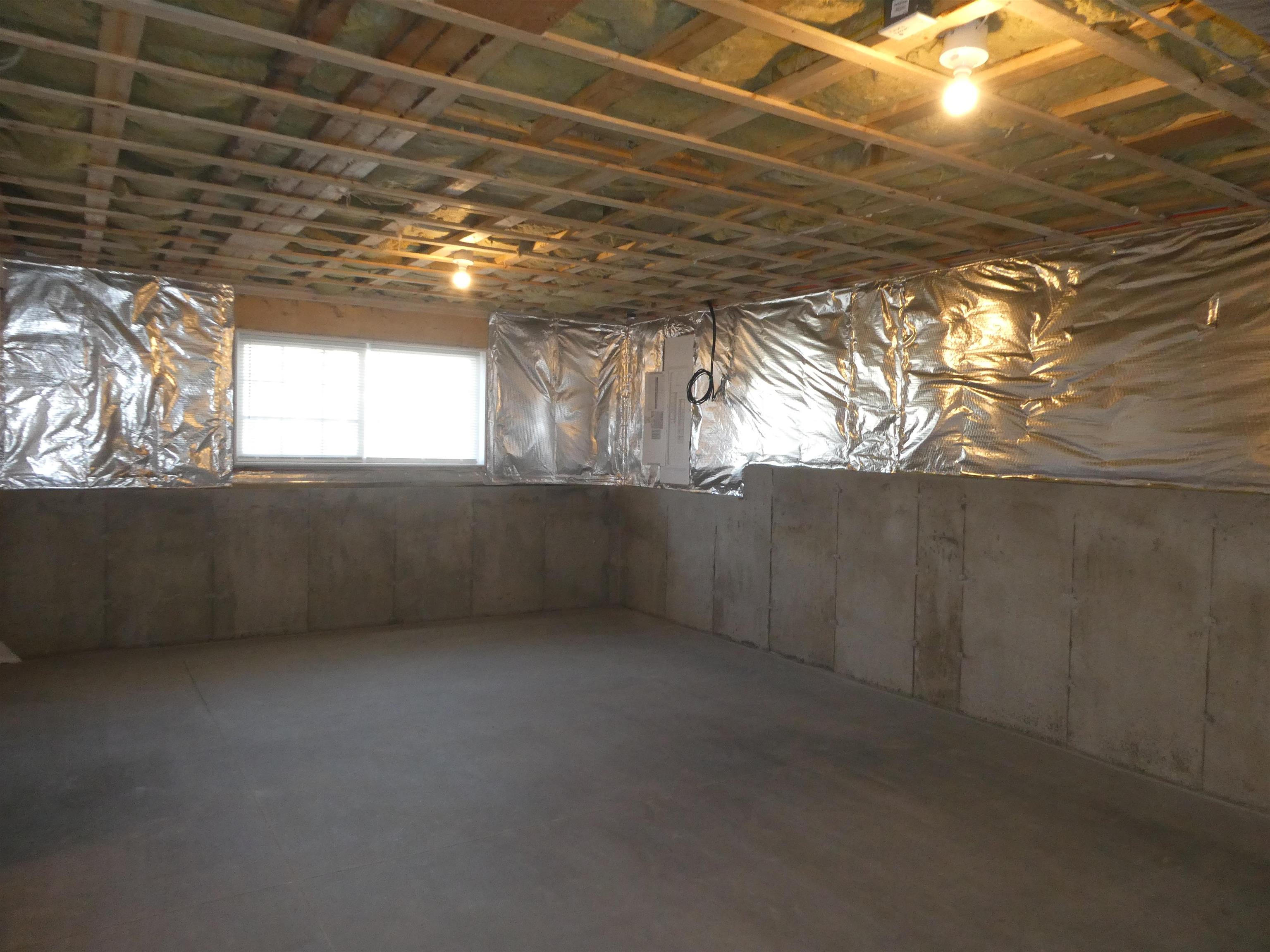 106 West Hillcrest Avenue Manchester, NH 03103 - Photo 17 of 24