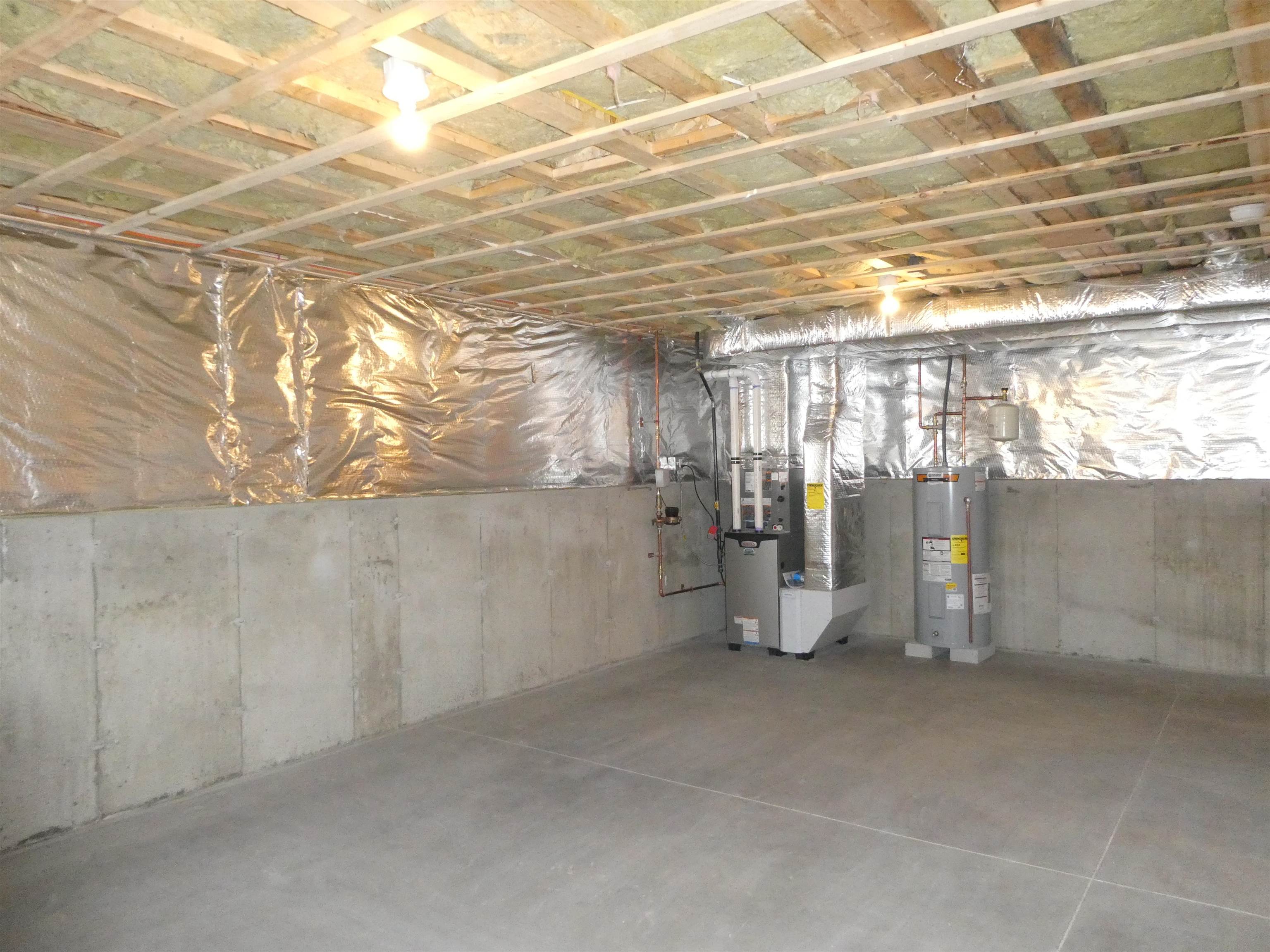 106 West Hillcrest Avenue Manchester, NH 03103 - Photo 18 of 24