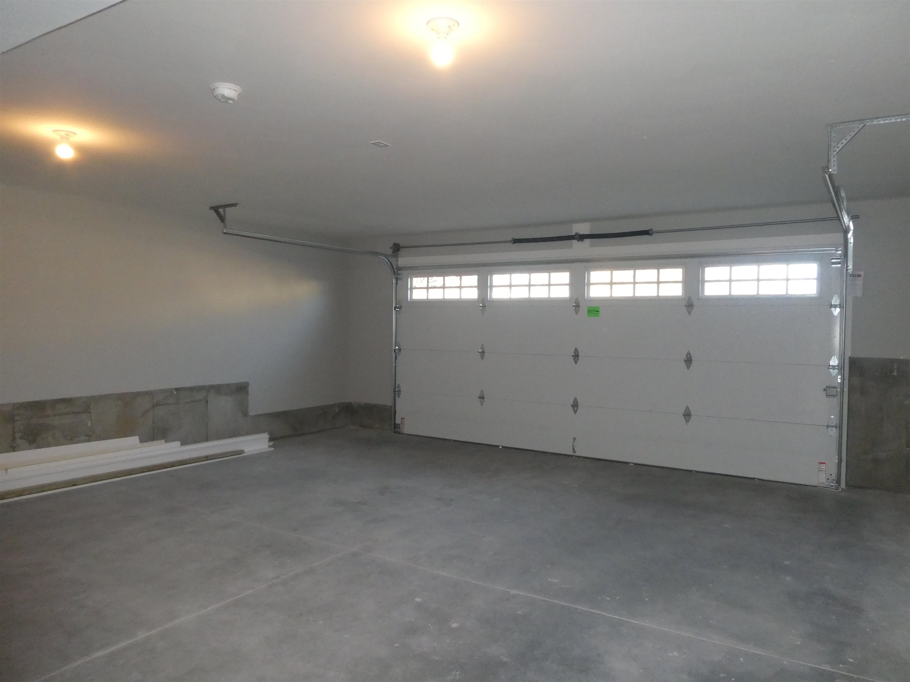 106 West Hillcrest Avenue Manchester, NH 03103 - Photo 20 of 24