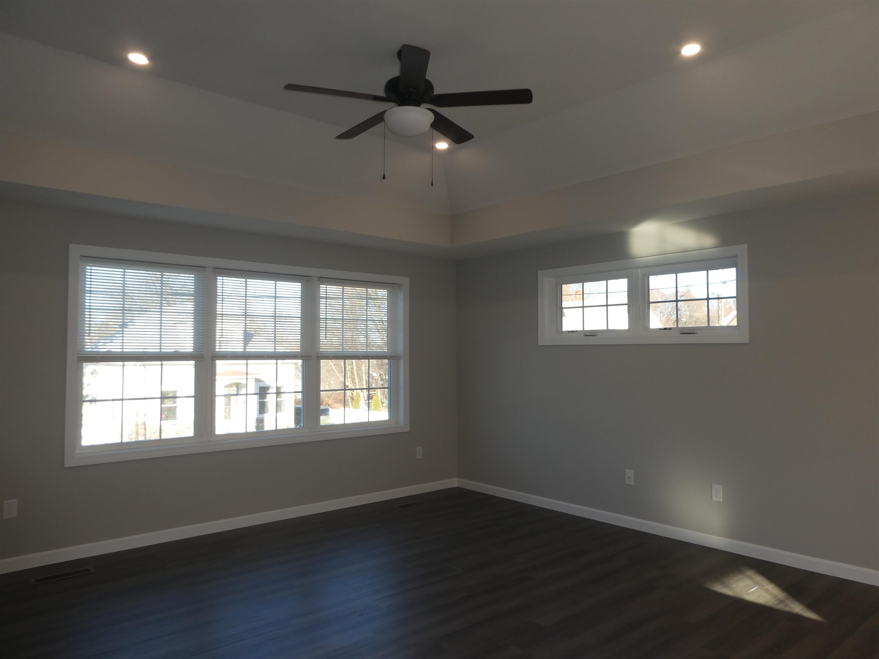 106 West Hillcrest Avenue Manchester, NH 03103 - Photo 8 of 24