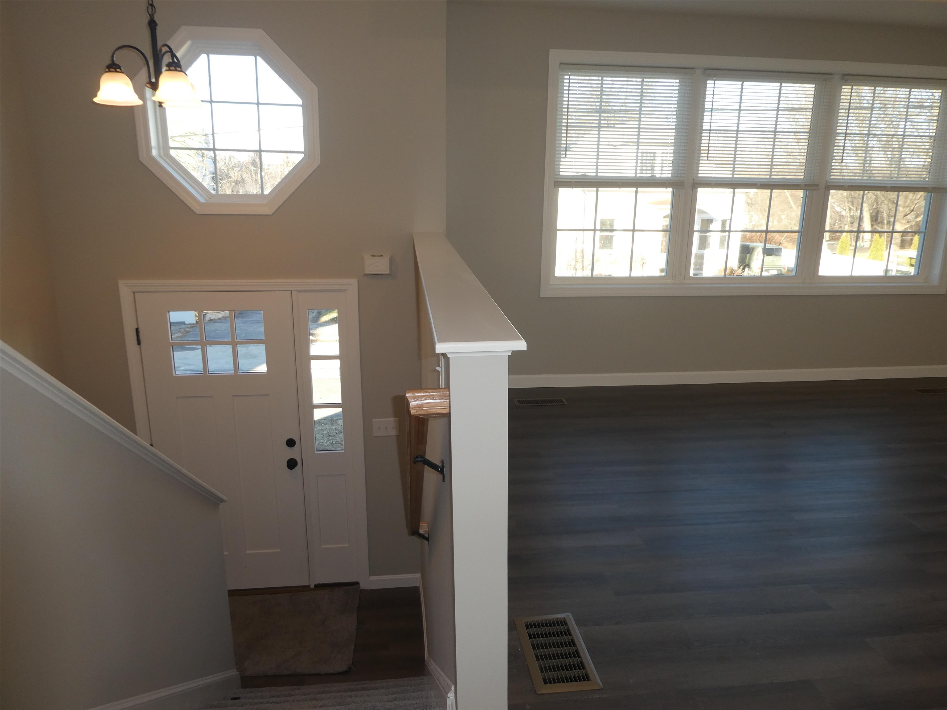 106 West Hillcrest Avenue Manchester, NH 03103 - Photo 9 of 24