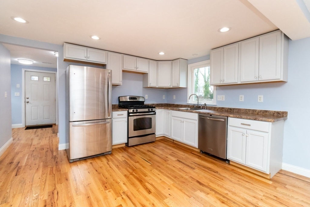 15 Buckingham Street, Unit 2 Boston, MA 02136 - Photo 14 of 38