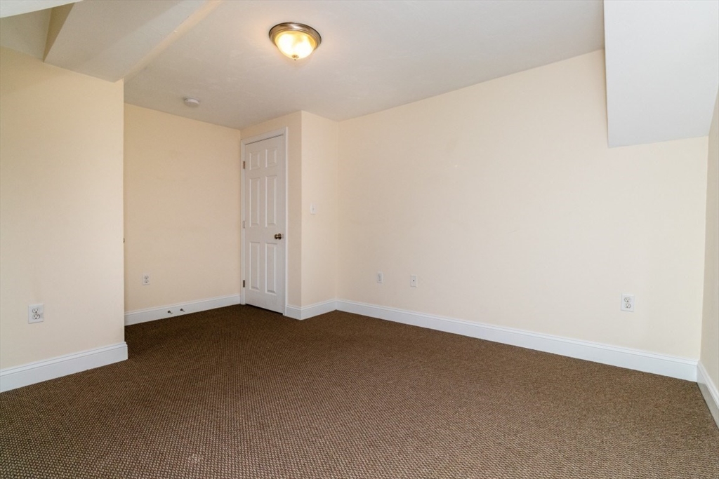 15 Buckingham Street, Unit 2 Boston, MA 02136 - Photo 21 of 38