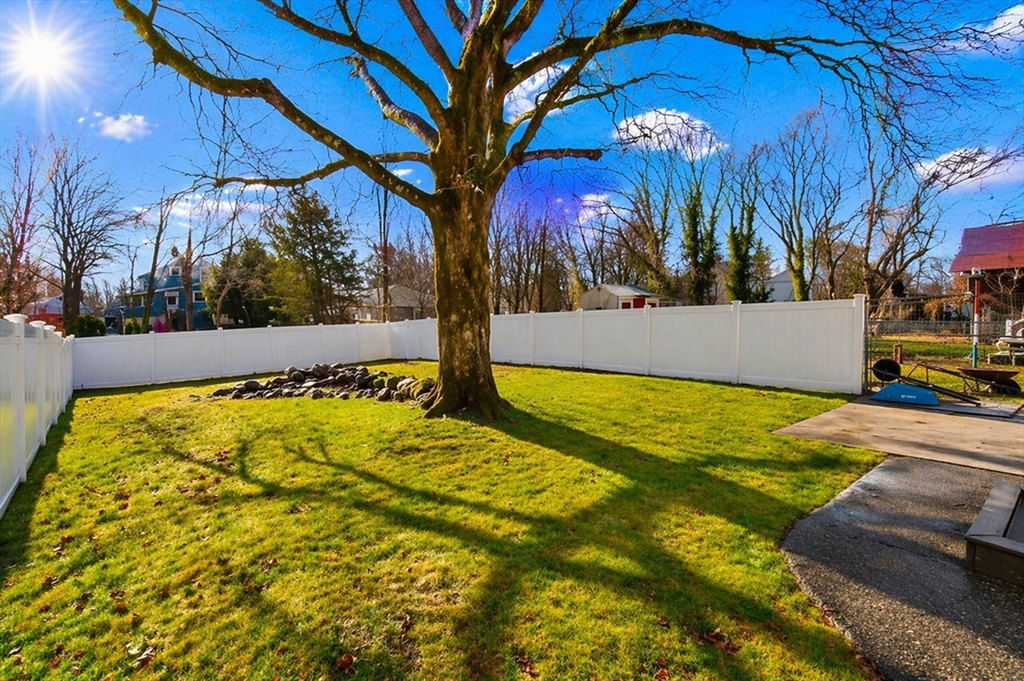 15 Buckingham Street, Unit 2 Boston, MA 02136 - Photo 31 of 38