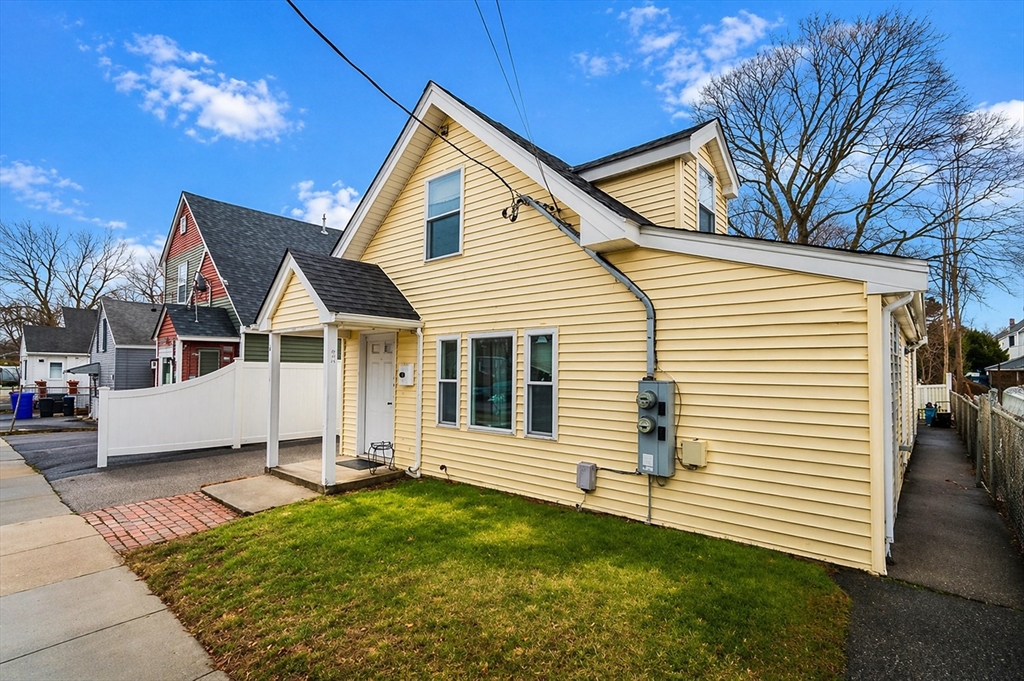 15 Buckingham Street, Unit 2 Boston, MA 02136 - Photo 34 of 38