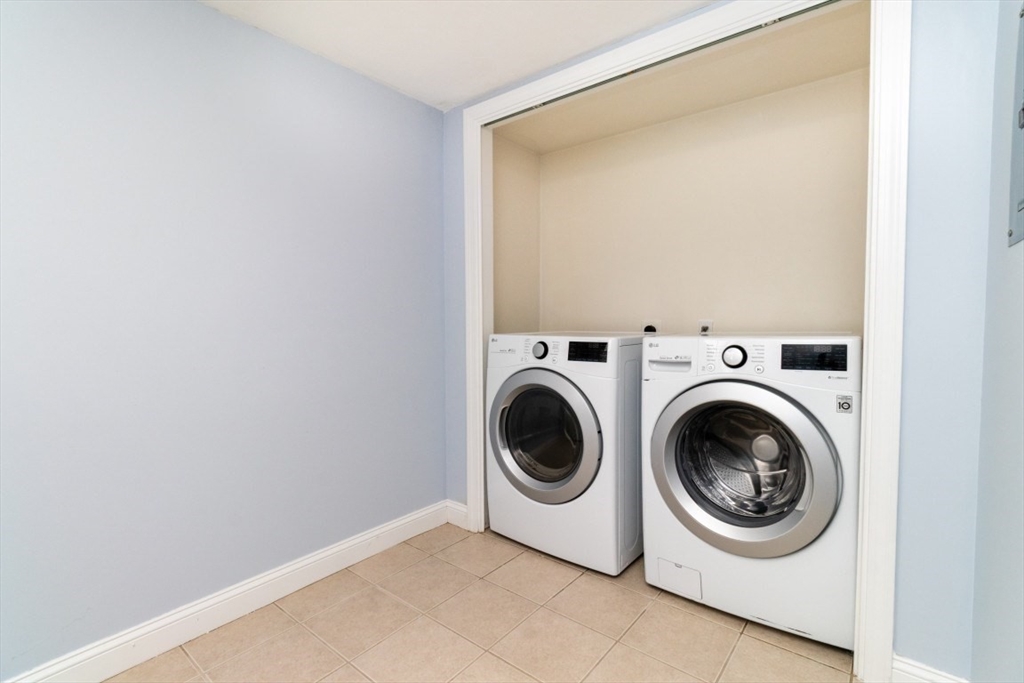 15 Buckingham Street, Unit 2 Boston, MA 02136 - Photo 5 of 38