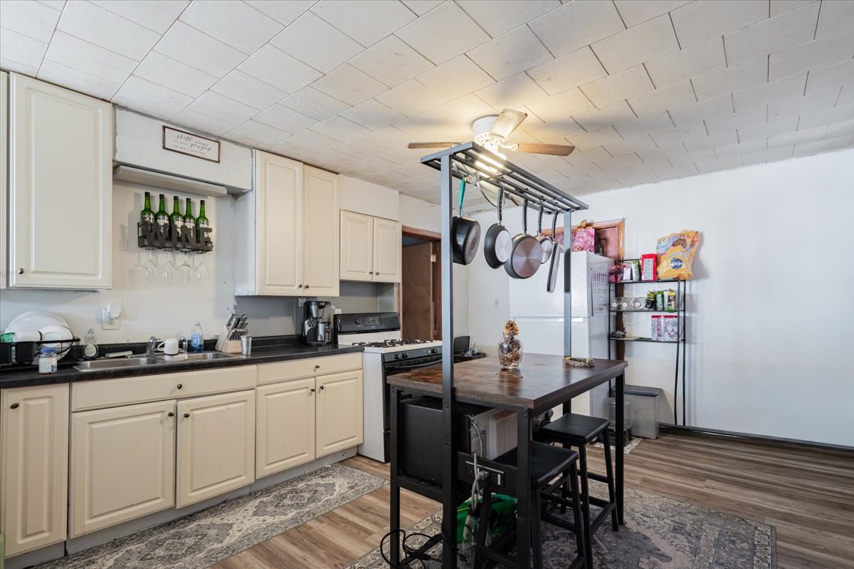 1003 West Jackson Street Bloomington, IL 61701 - Photo 14 of 23