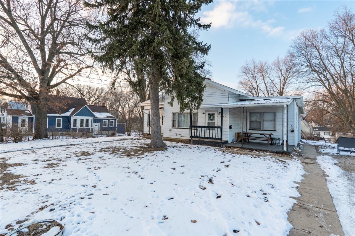 1003 West Jackson Street Bloomington, IL 61701 - Photo 2 of 23