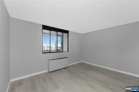 $268,000 | 250 Gorge Road, Unit 21E, Cliffside Park, NJ 07010