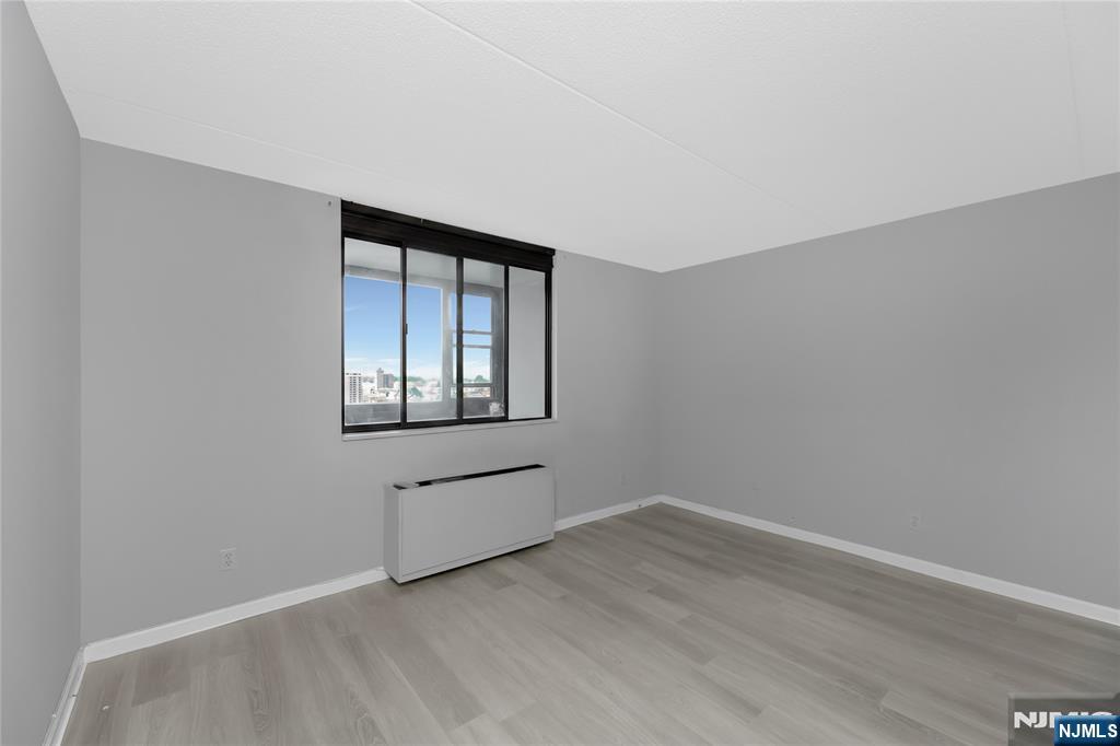250 Gorge Road, Unit 21E Cliffside Park, NJ 07010 - Photo 9 of 50