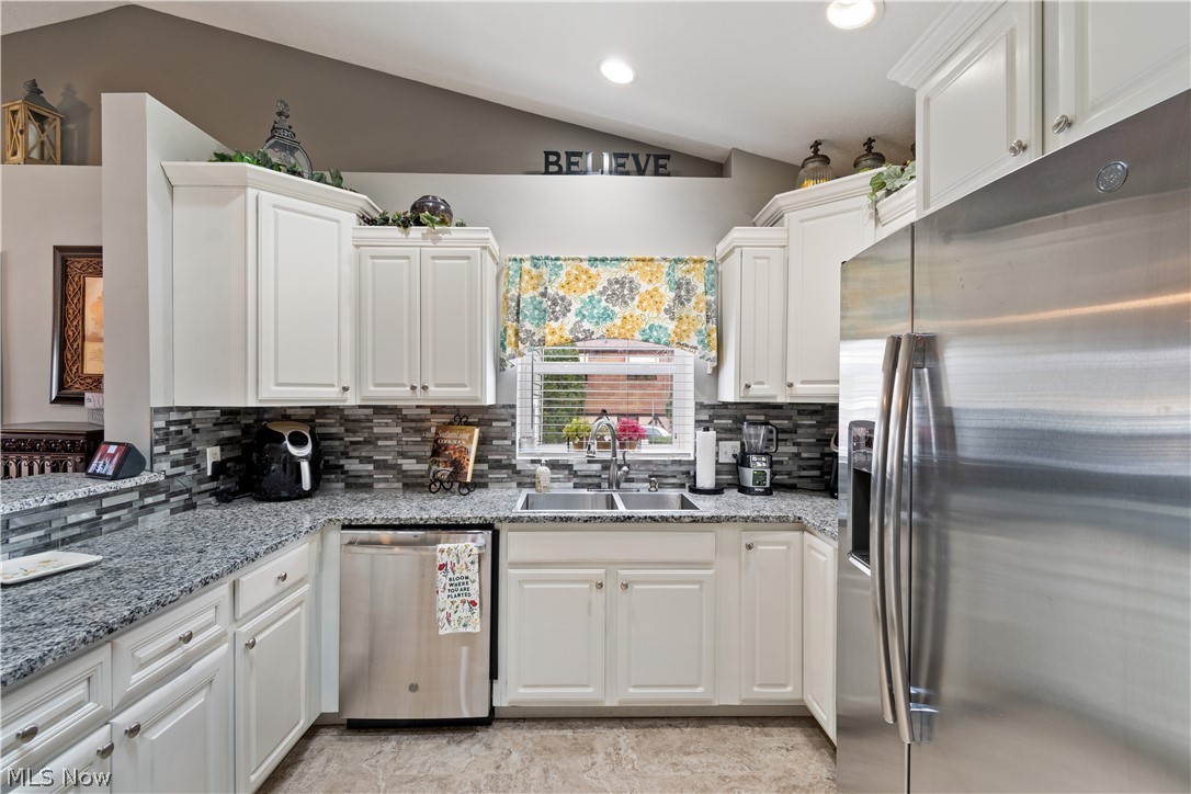 384 Killian Road Akron, OH 44319 - Photo 10 of 30 Stunning white cabinets