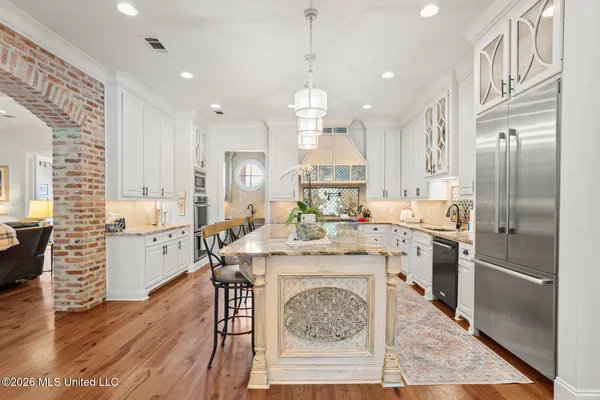 $1,197,000 | 260 Hidden Oaks Drive, Ridgeland, MS 39157