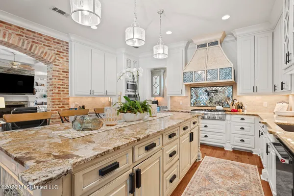 $1,197,000 | 260 Hidden Oaks Drive, Ridgeland, MS 39157