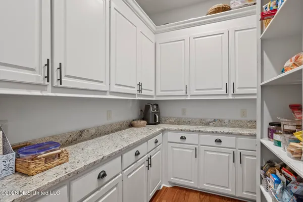 $1,197,000 | 260 Hidden Oaks Drive, Ridgeland, MS 39157