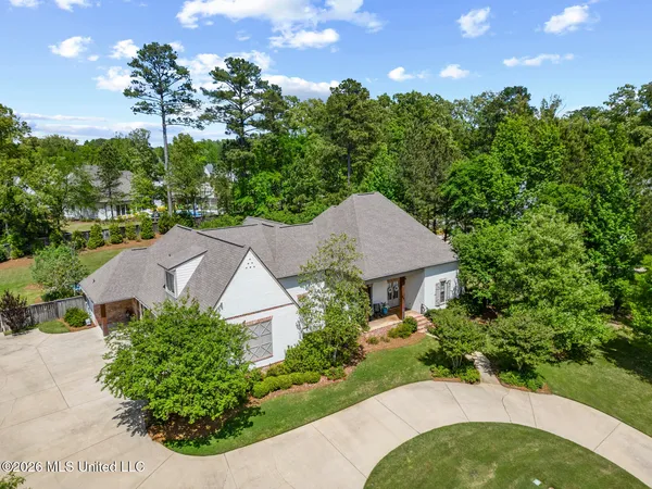 $1,197,000 | 260 Hidden Oaks Drive, Ridgeland, MS 39157