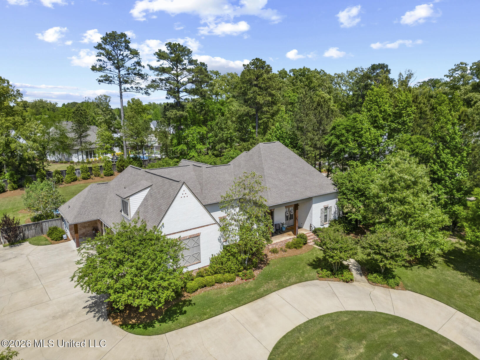 260 Hidden Oaks Drive Ridgeland, MS 39157 - Photo 3 of 72 260 Hidden Oaks drone-2