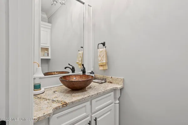 $1,197,000 | 260 Hidden Oaks Drive, Ridgeland, MS 39157