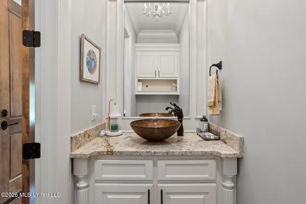 $1,197,000 | 260 Hidden Oaks Drive, Ridgeland, MS 39157