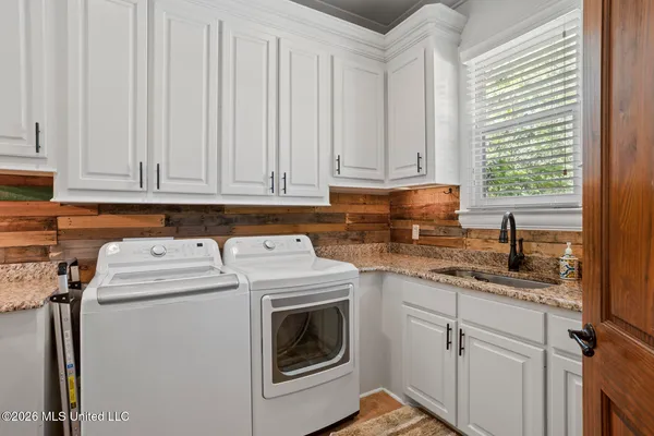 $1,197,000 | 260 Hidden Oaks Drive, Ridgeland, MS 39157