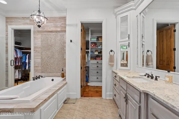 $1,197,000 | 260 Hidden Oaks Drive, Ridgeland, MS 39157