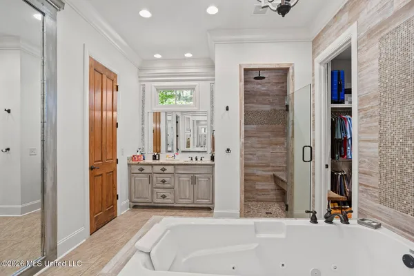 $1,197,000 | 260 Hidden Oaks Drive, Ridgeland, MS 39157