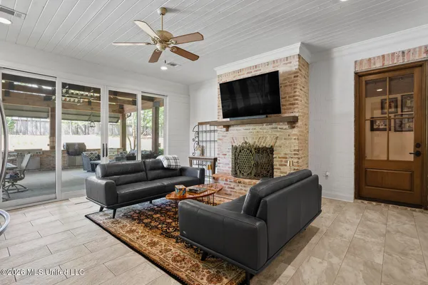 $1,197,000 | 260 Hidden Oaks Drive, Ridgeland, MS 39157